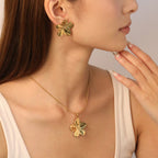 Women's jewelry set with flower-shaped pendants