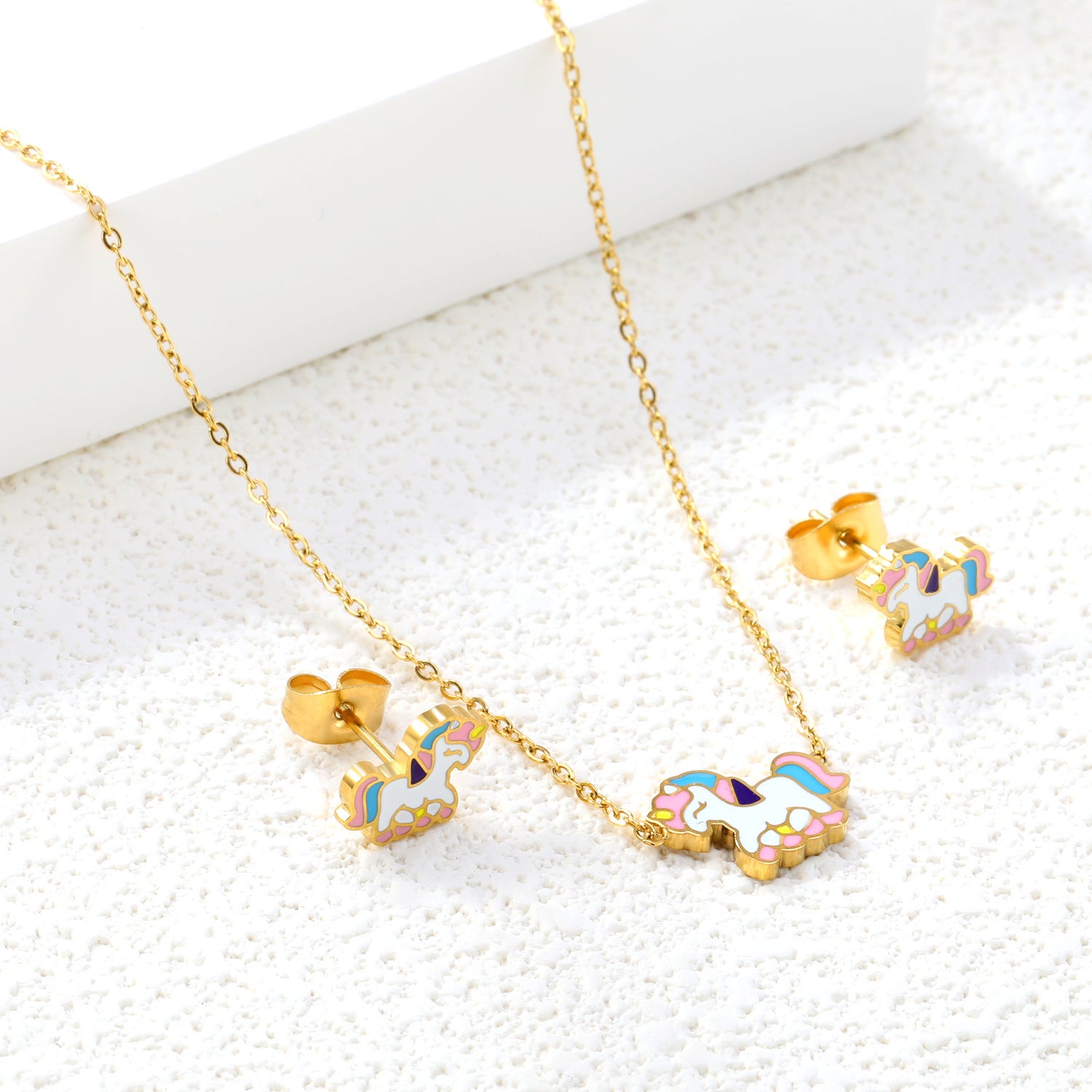 Ladies jewelry set with cute unicorn pendants made of high-quality stainless steel