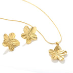 Women's jewelry set with flower-shaped pendants